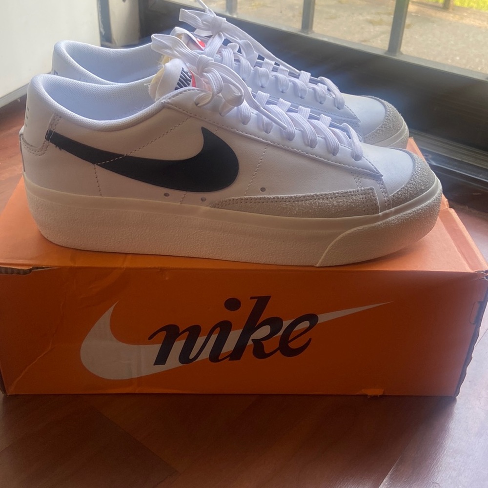 WOMEN'S NIKE BLAZER LOW PLATFORM CASUAL SHOES